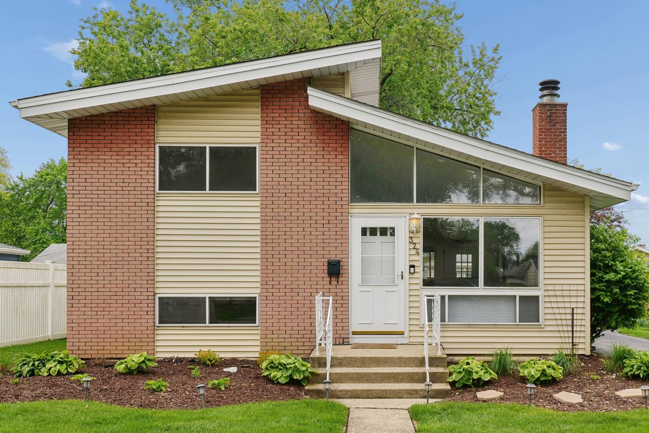 324 Mission Ave., Villa Park, IL 60181