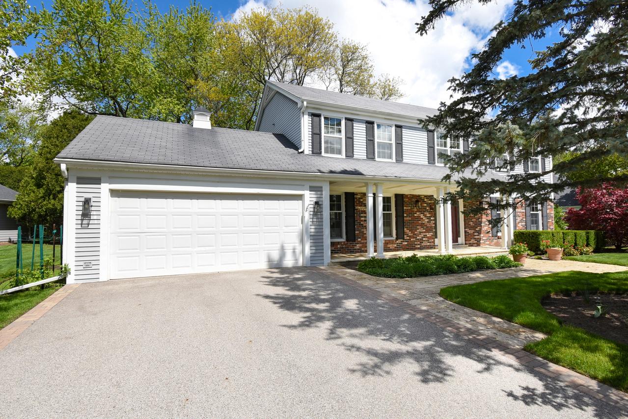 545 Sedgwick Dr., Libertyville, IL 60048