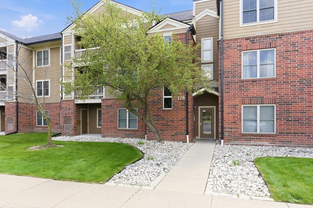 120 Glengarry Dr. #109, Bloomingdale, IL 60108