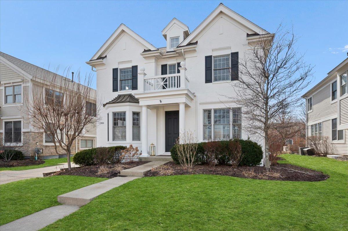 2169 Cottonwood Dr., Glenview, IL 60026