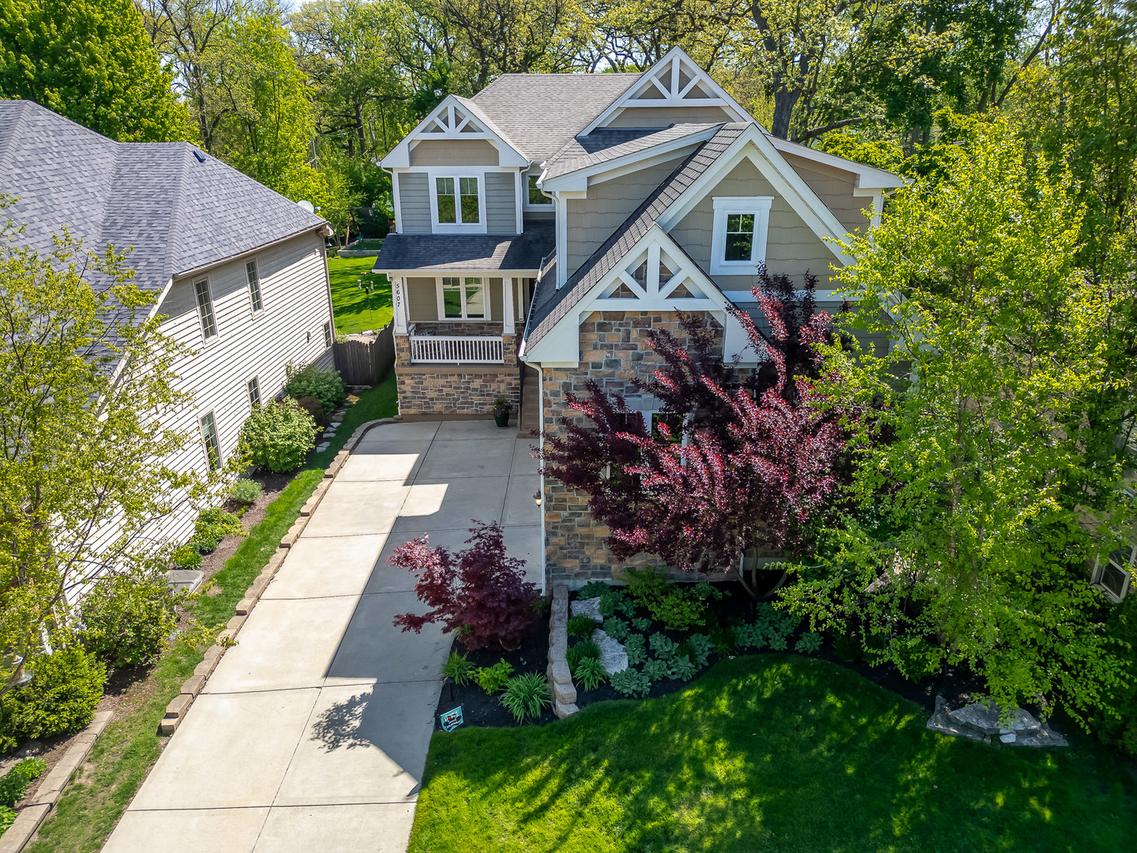 5607 Hillcrest Rd., Downers Grove, IL 60516