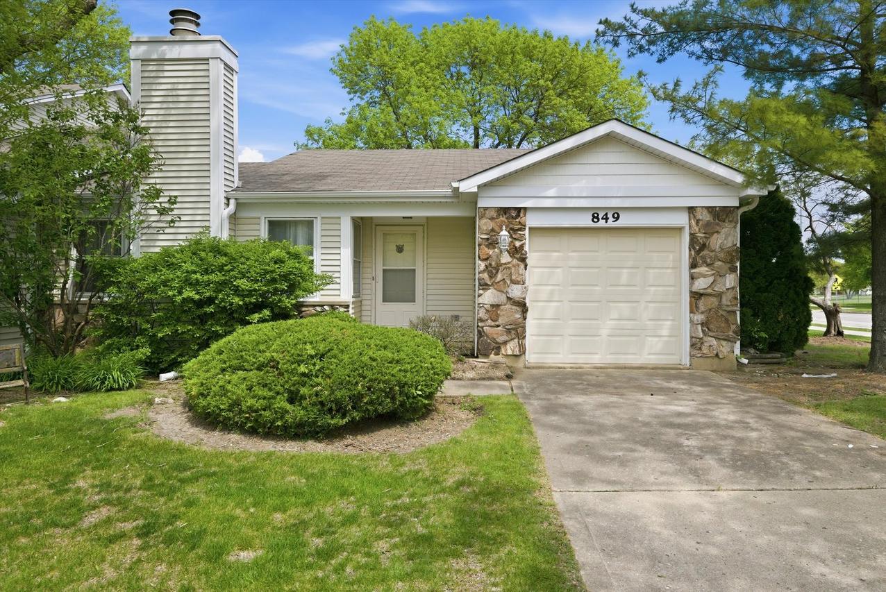 849 Colony Lake Dr., Schaumburg, IL 60194