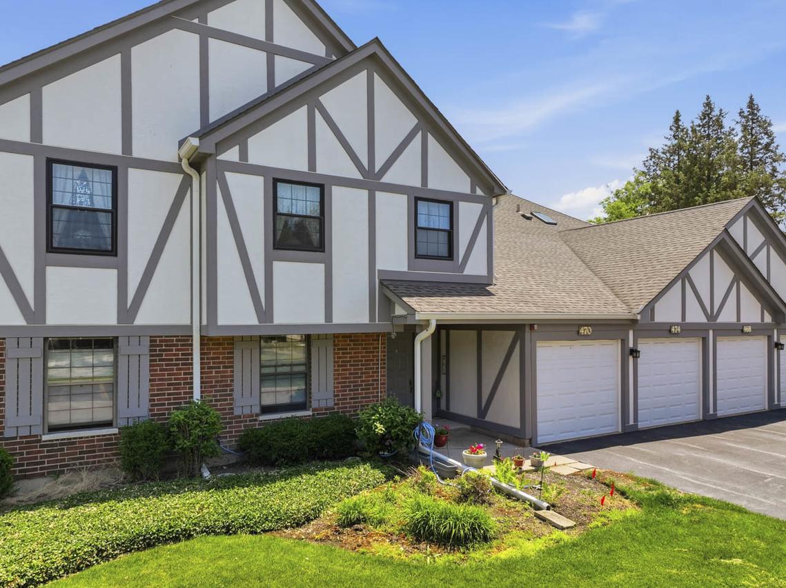 472 Elizabeth Dr. #17-A-R, Wood Dale, IL 60191
