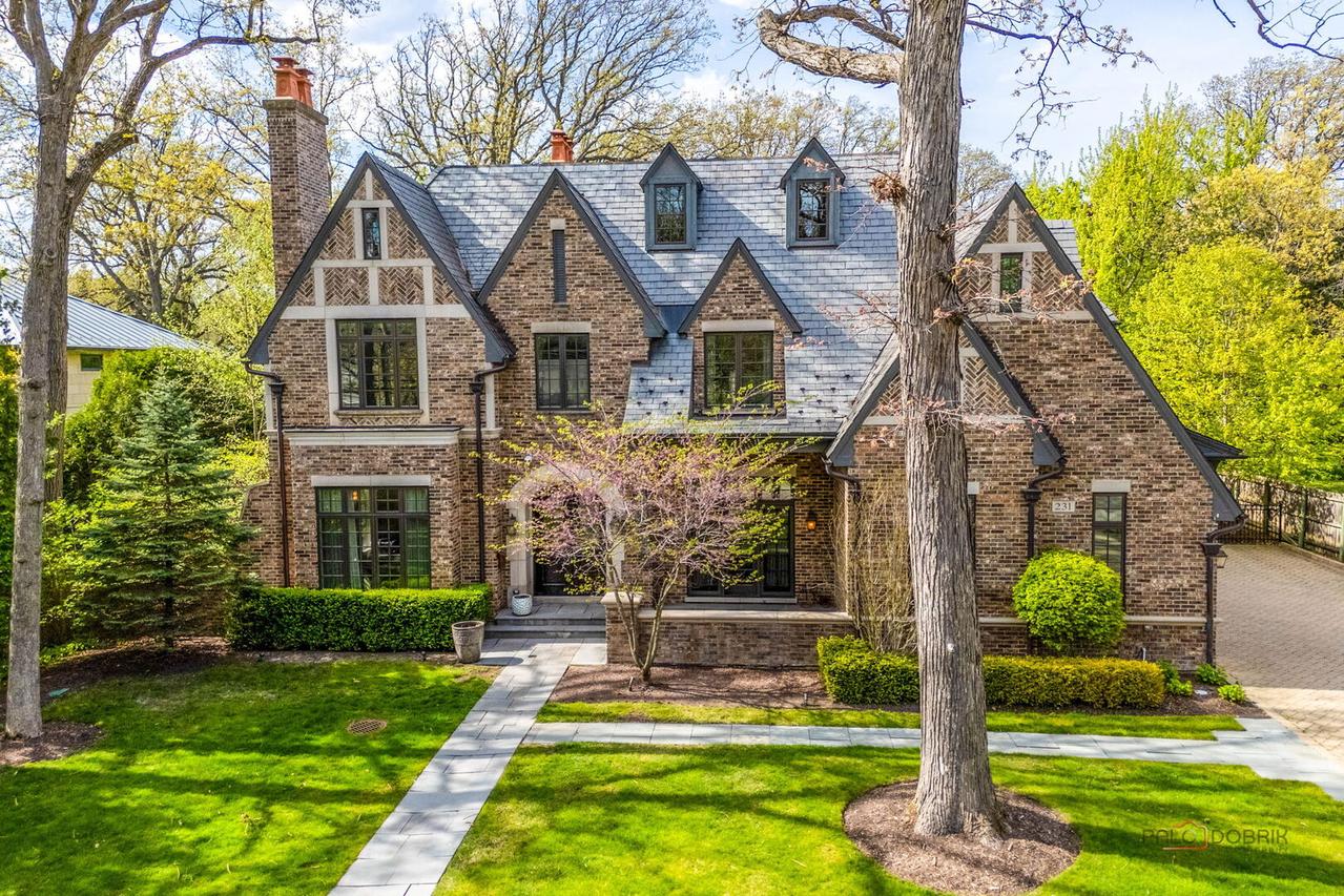 231 Woodlawn Ave., Winnetka, IL 60093