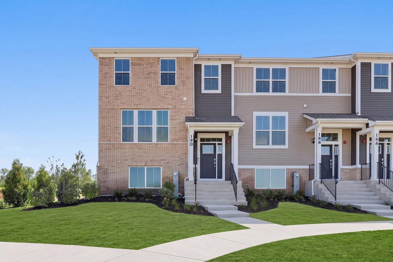 190 E Berkshire Dr., Crystal Lake, IL 60014