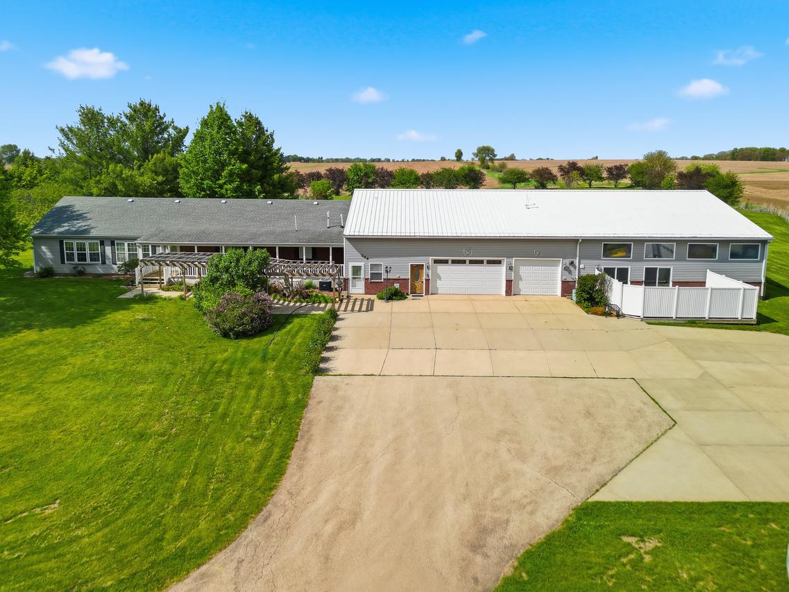 298 S Il Rt 2, Dixon, IL 61021