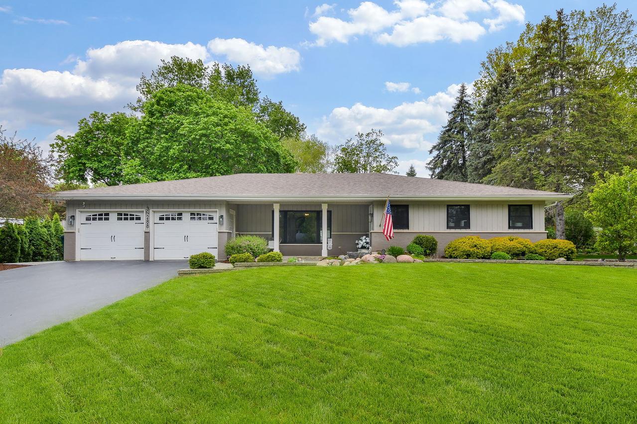 3N288 Bernice Dr., St. Charles, IL 60175