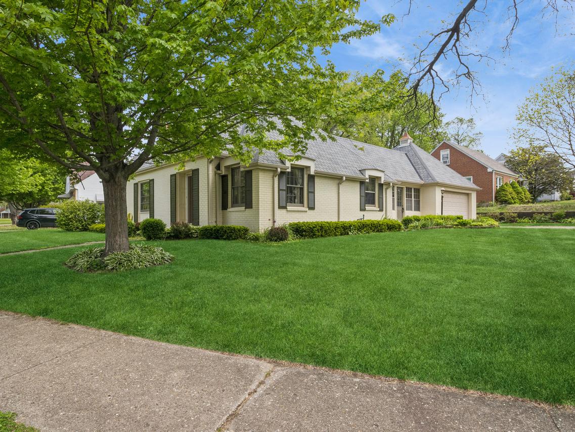 1740 E Gate Pkwy., Rockford, IL 61108