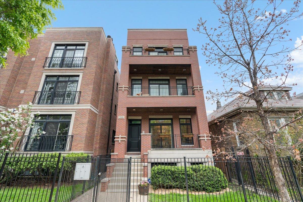 2946 N Damen Ave. #1, Chicago, IL 60618