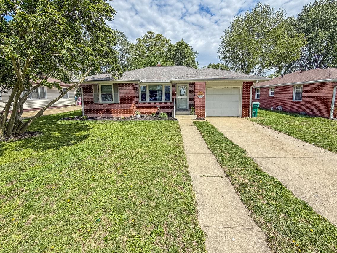 3020 Oak Ave., Mattoon, IL 61938