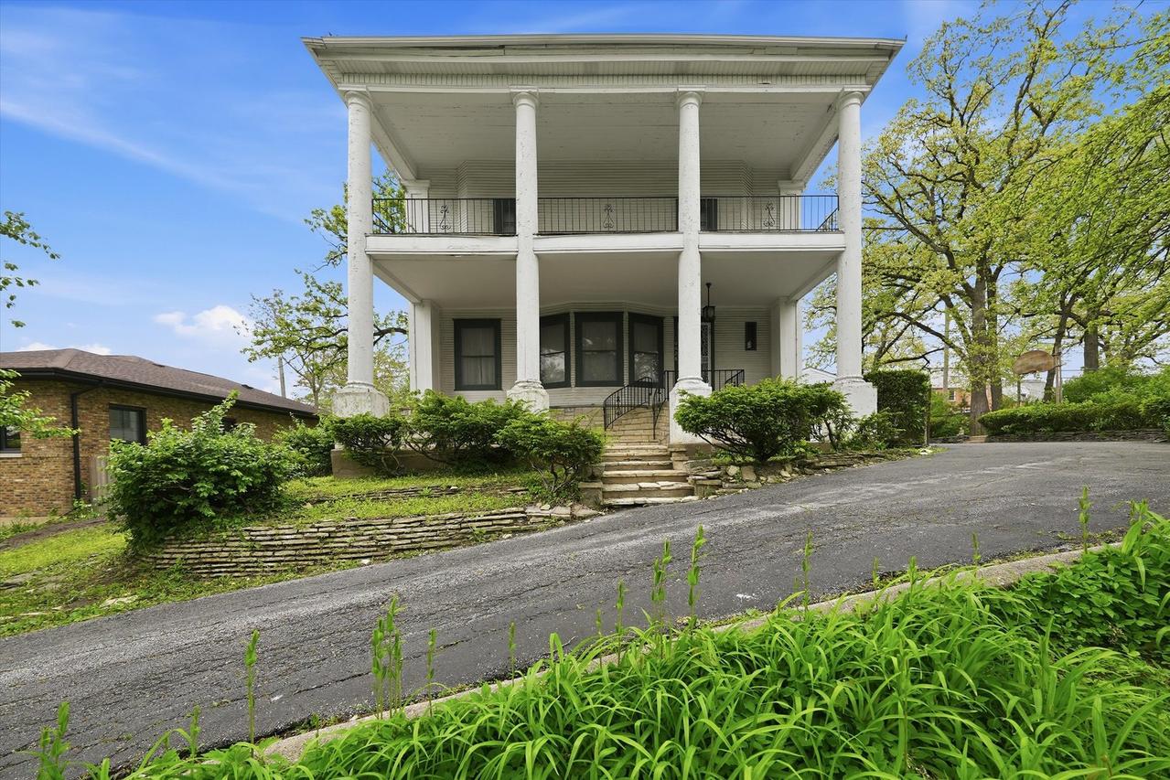 10628 S Longwood Dr., Chicago, IL 60643