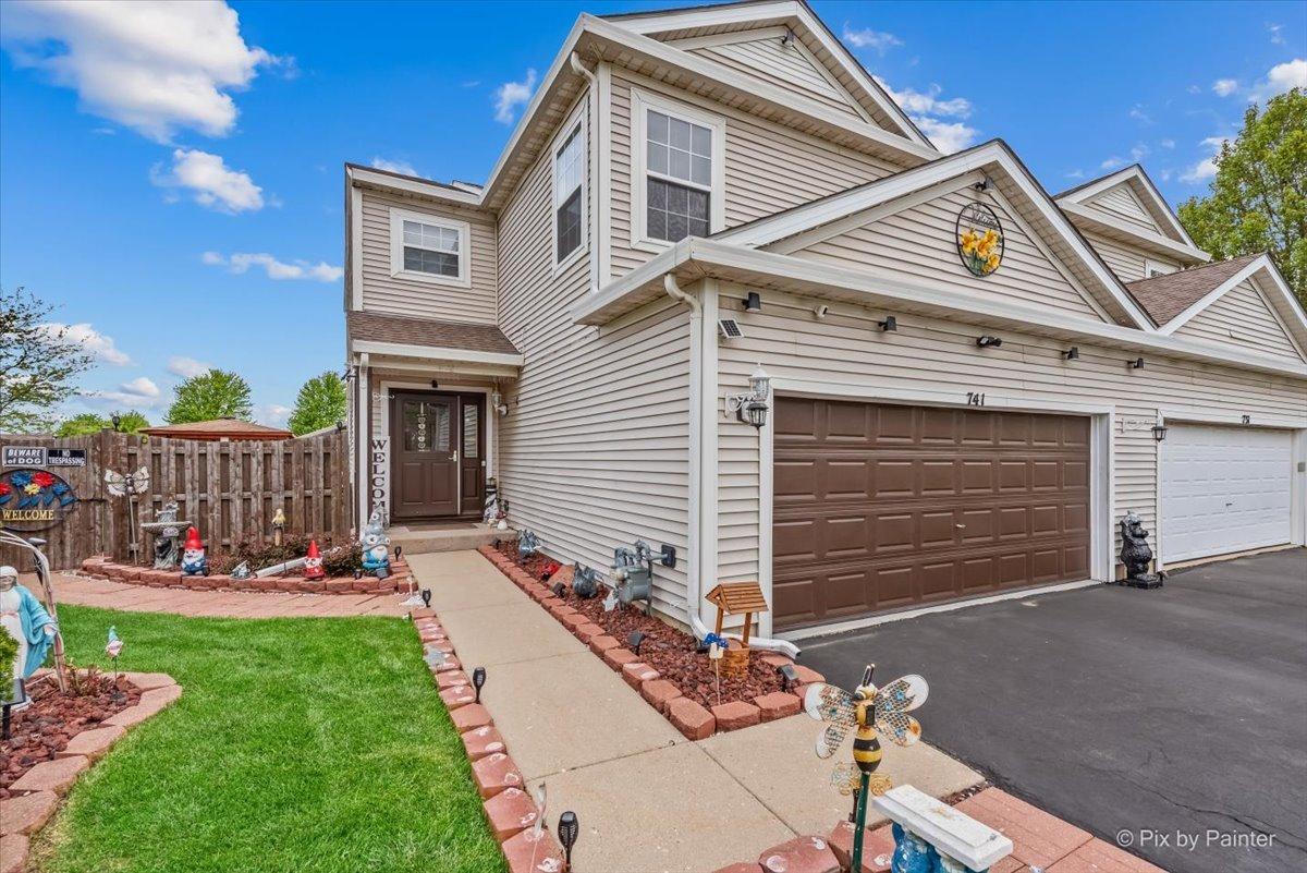 741 Wedgewood Cir., Lake In The Hills, IL 60156
