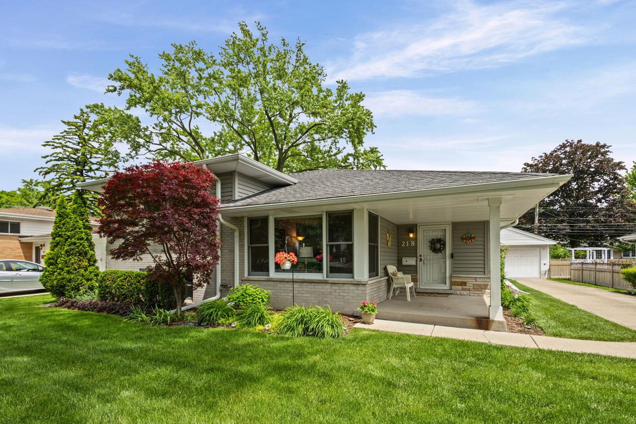 21 N Waterman Ave., Arlington Heights, IL 60004