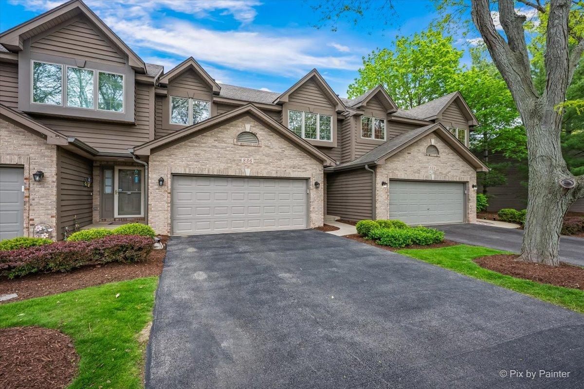836 Millcreek Cir., Elgin, IL 60123