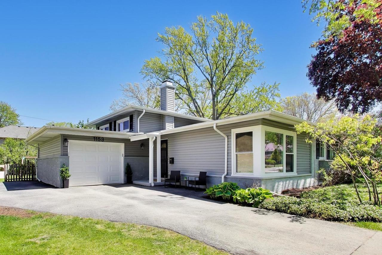 1153 Kenton Rd., Deerfield, IL 60015