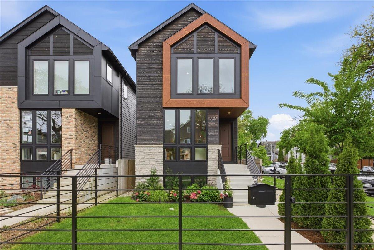 3537 W Cortland St., Chicago, IL 60647