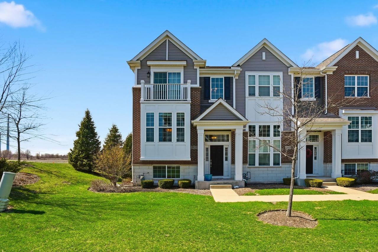 2925 Madison Dr., Naperville, IL 60564