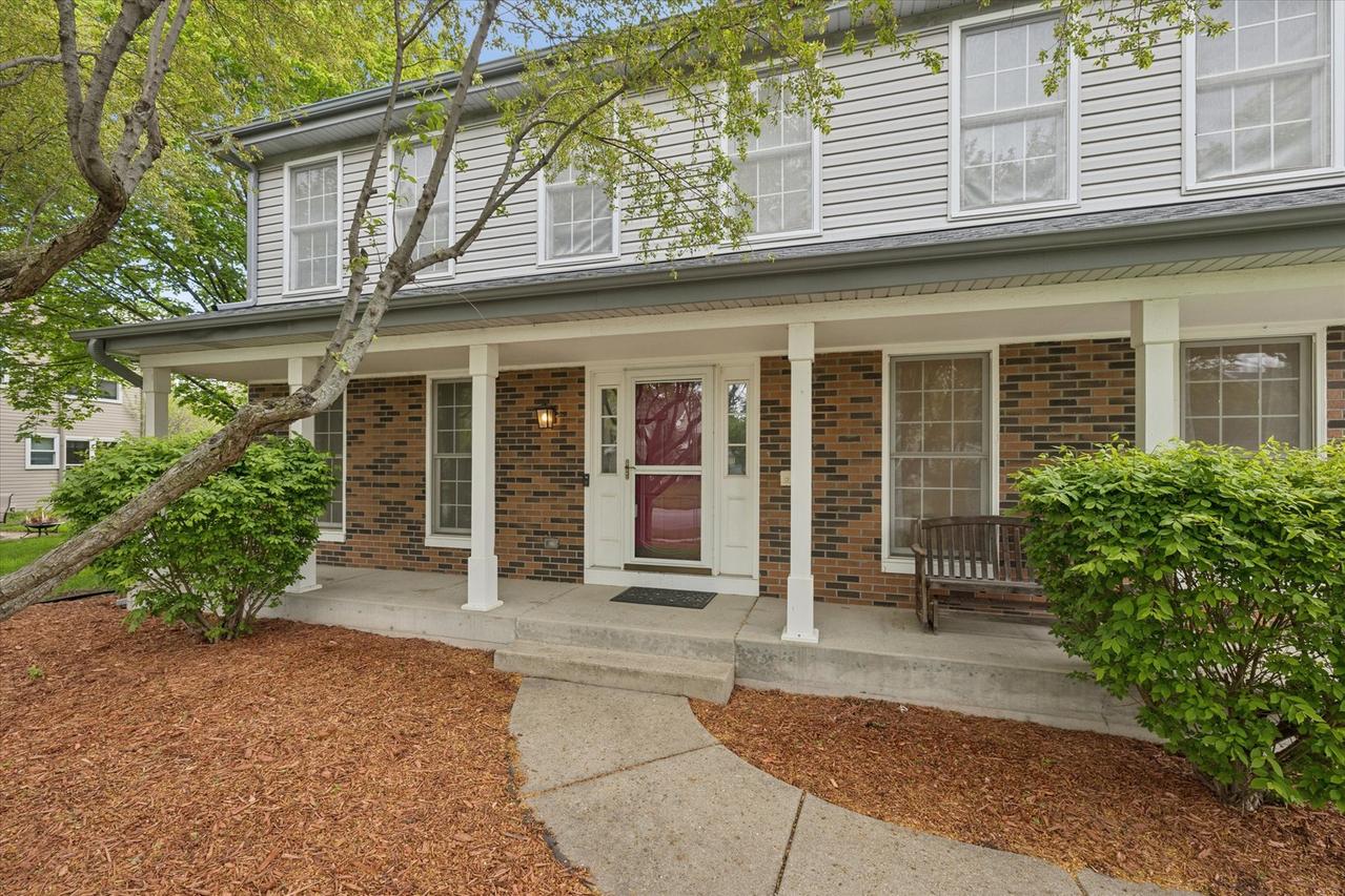 1721 Waverly Ln., Algonquin, IL 60102