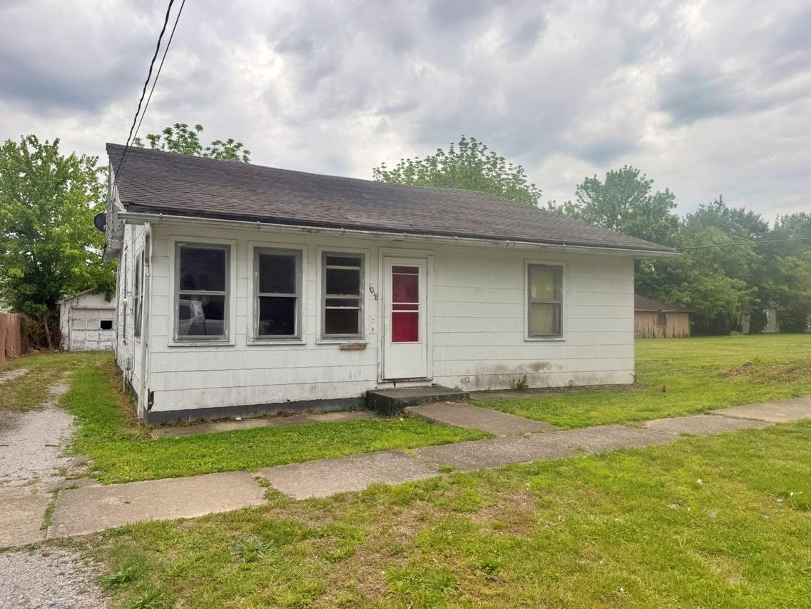 1018 Girard St., Metropolis, IL 62960