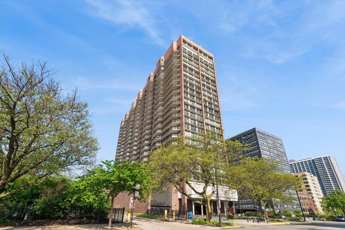 4170 N Marine Dr. #10E, Chicago, IL 60613
