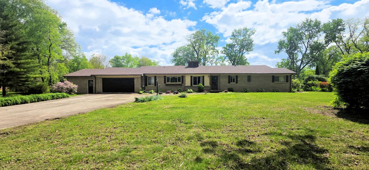 2856 E 3500s Rd., Kankakee, IL 60901