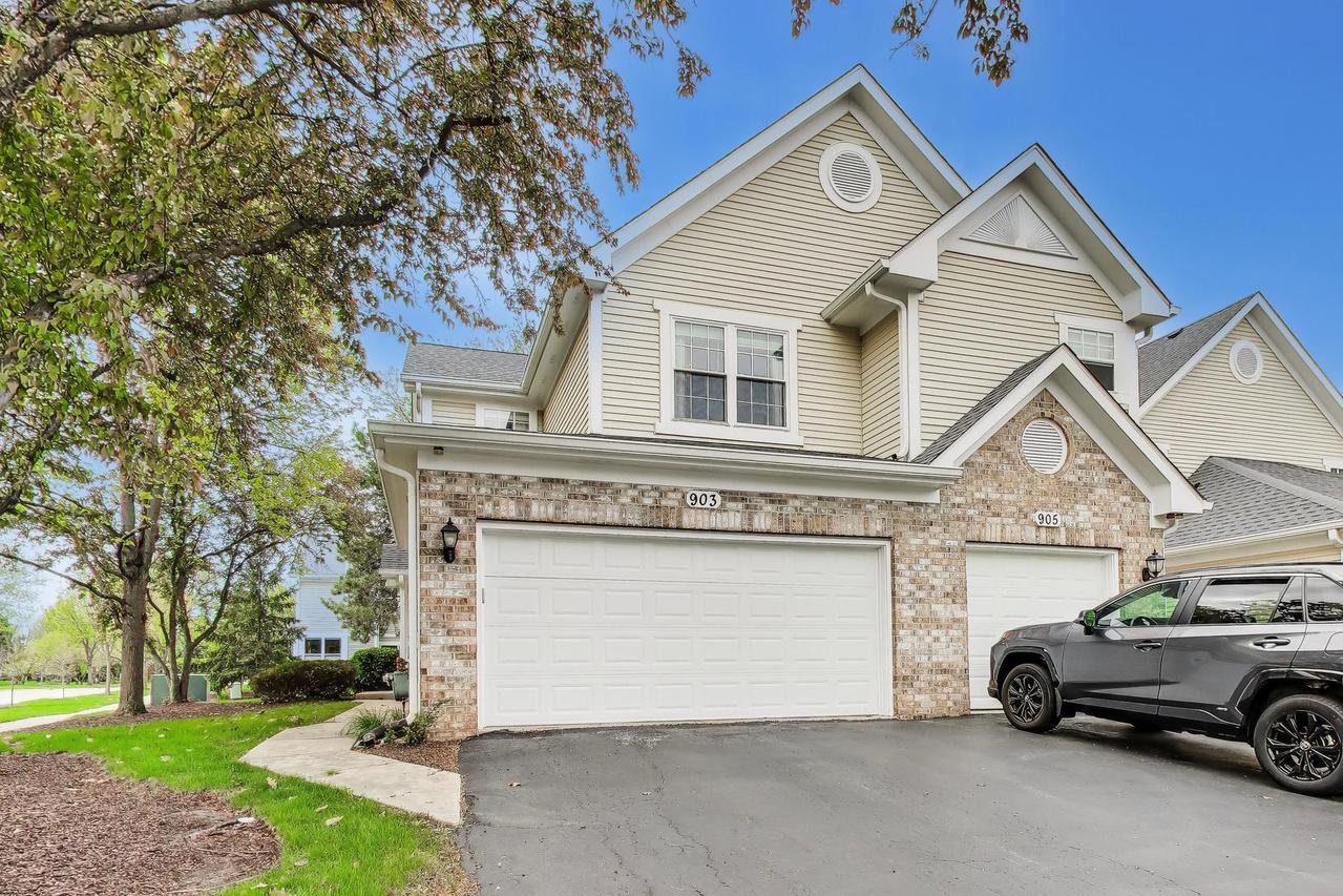 903 Sheridan Cir., Naperville, IL 60563