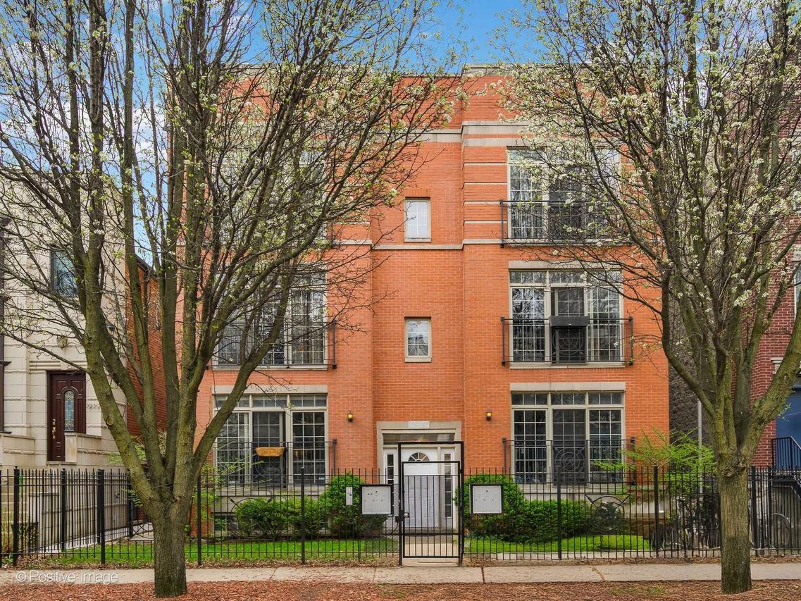 1945 W Erie St. #1W, Chicago, IL 60622