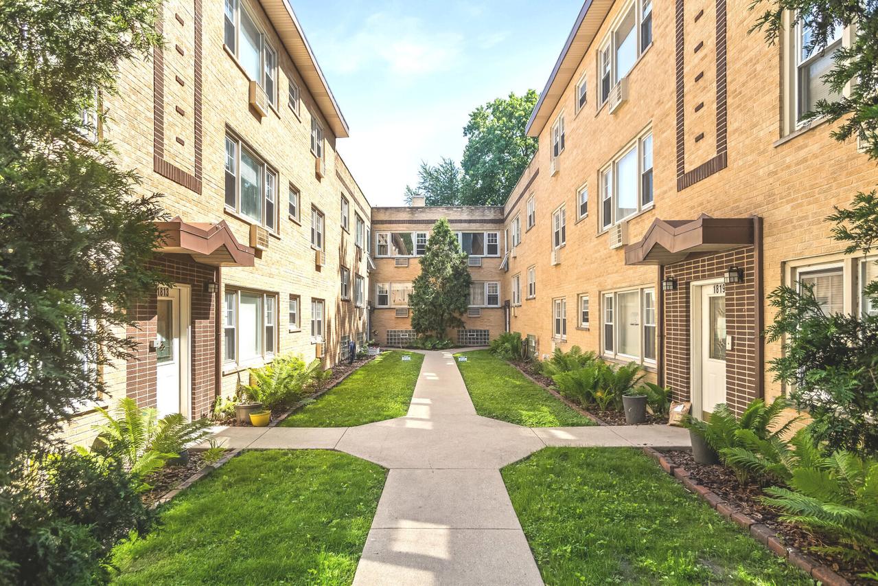 1819 W Touhy Ave. #6, Chicago, IL 60626