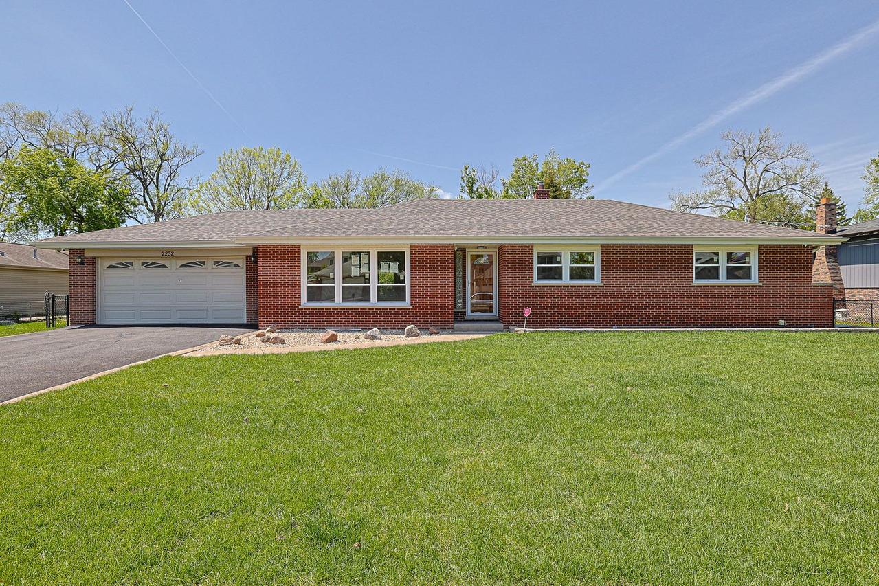 2232 Sprucewood Ave., Des Plaines, IL 60018