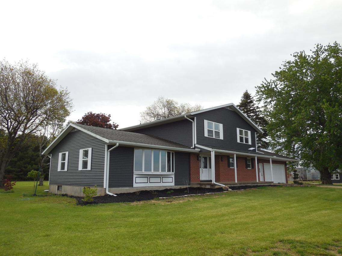 24704 2200 East St., Ohio, IL 61349