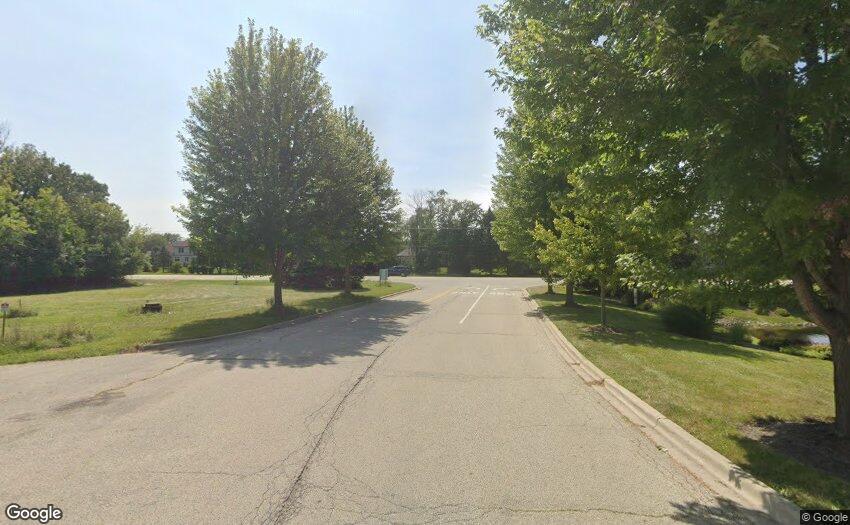 1102 Noble Pkwy., Port Barrington, IL 60010