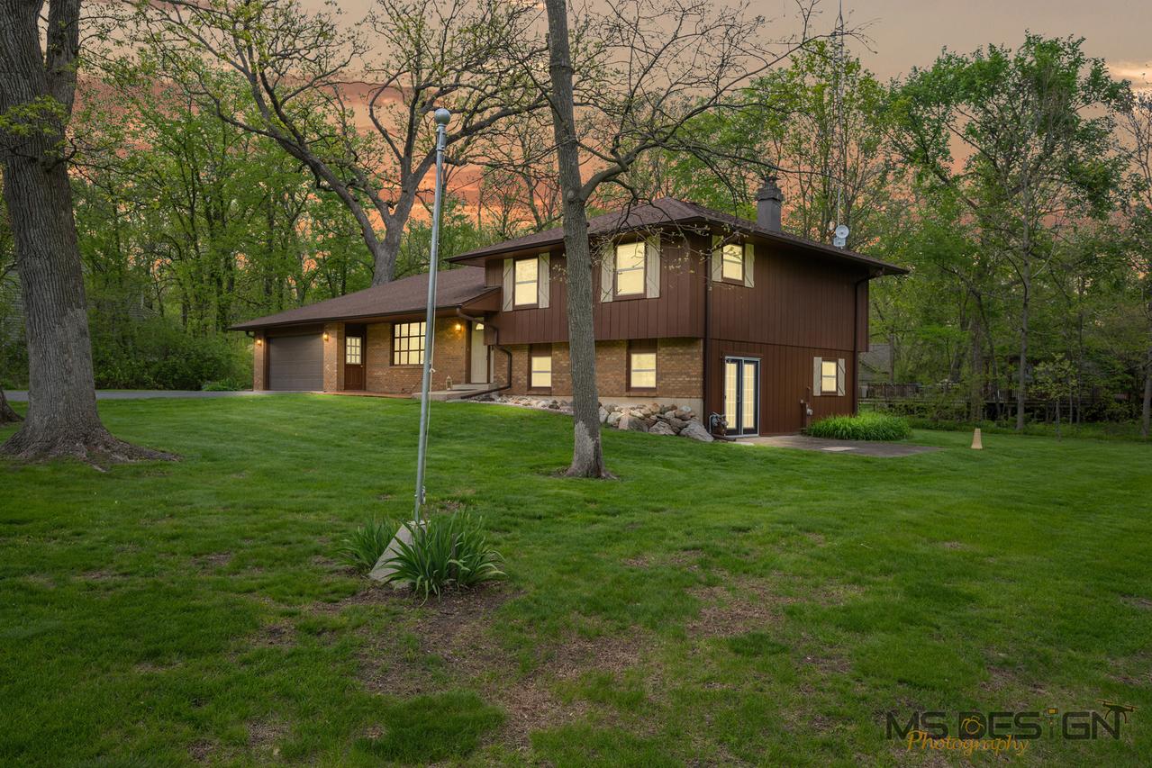 12725 Ellen Dr., Genoa, IL 60135