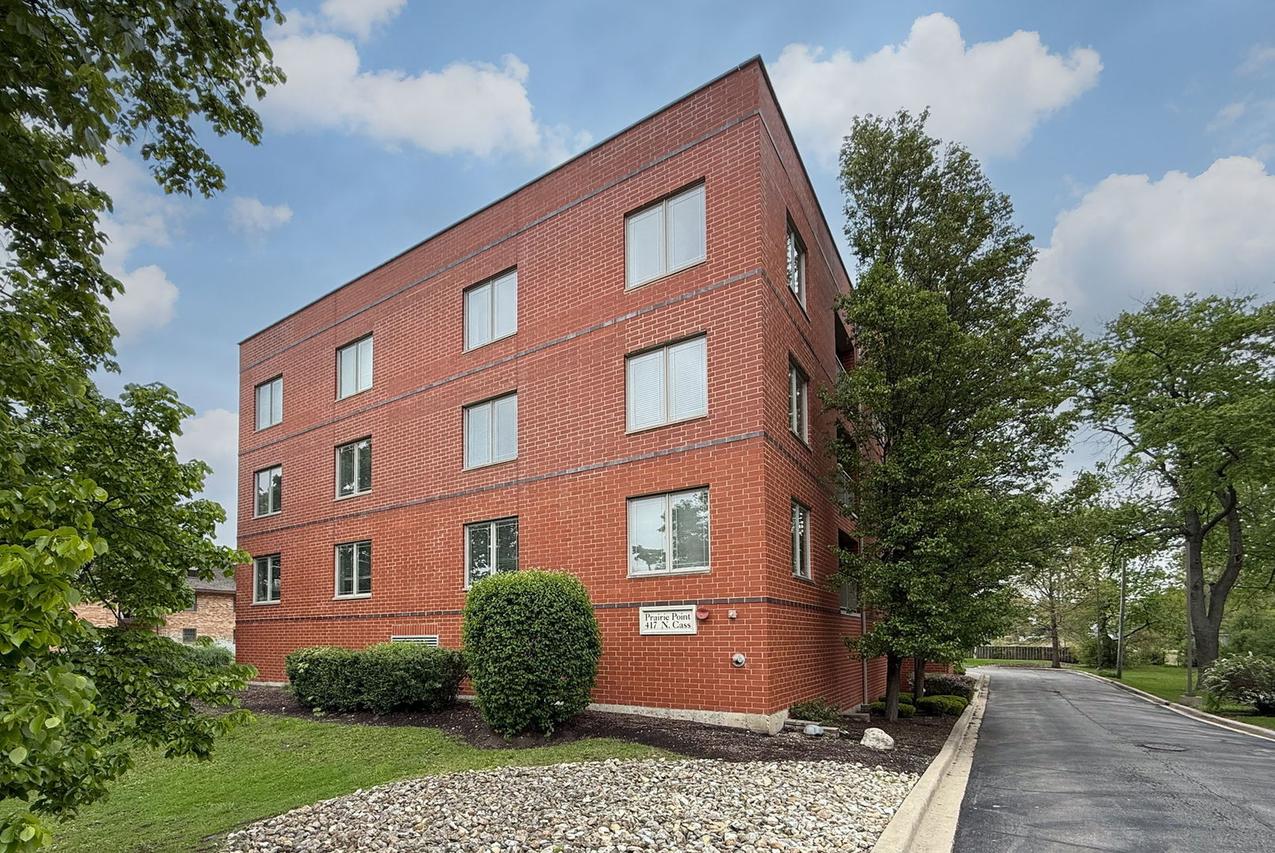 417 N Cass Ave. #3A, Westmont, IL 60559