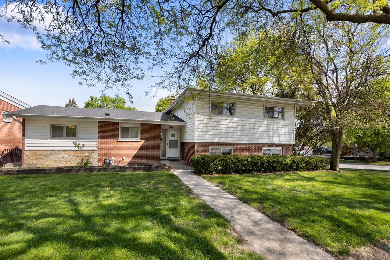 8901 Niles Center Rd., Skokie, IL 60076