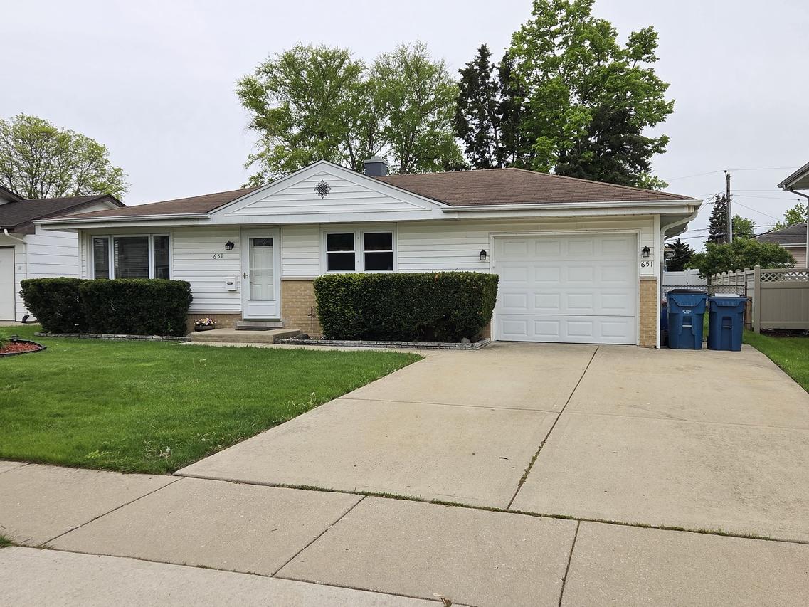 651 W Wrightwood Ave., Addison, IL 60101