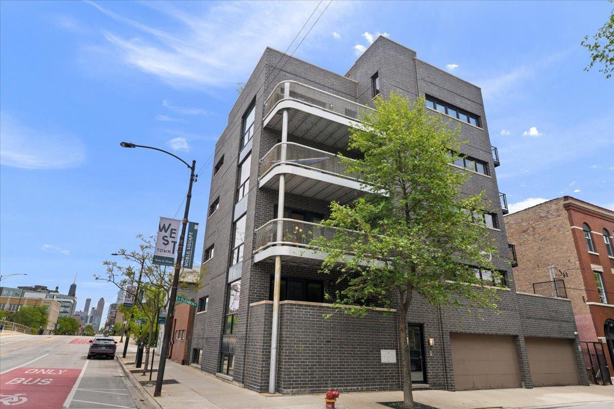 757 N Elizabeth St. #2, Chicago, IL 60642
