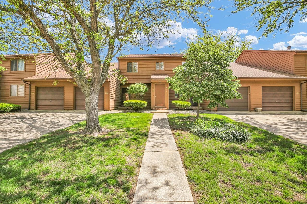 2108 Sunview Dr., Champaign, IL 61821