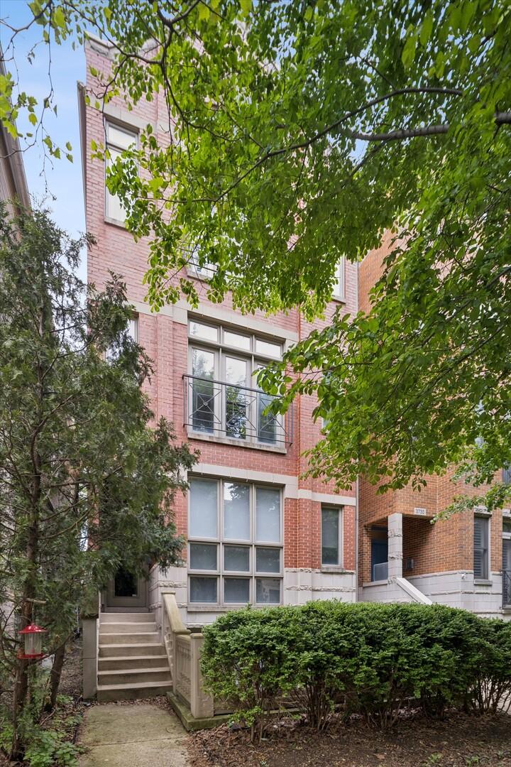 3728 N Kenmore Ave. #2, Chicago, IL 60613