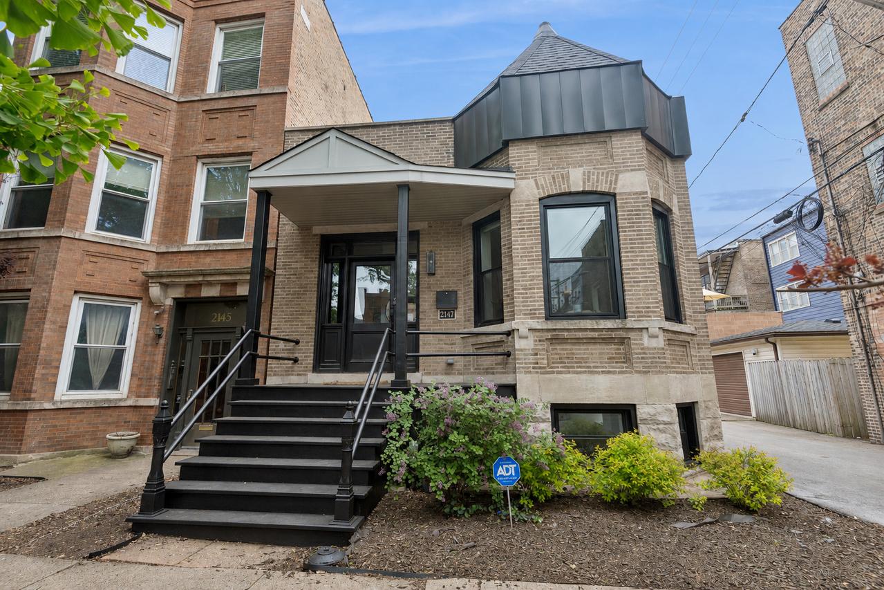 2147 W Thomas St., Chicago, IL 60622