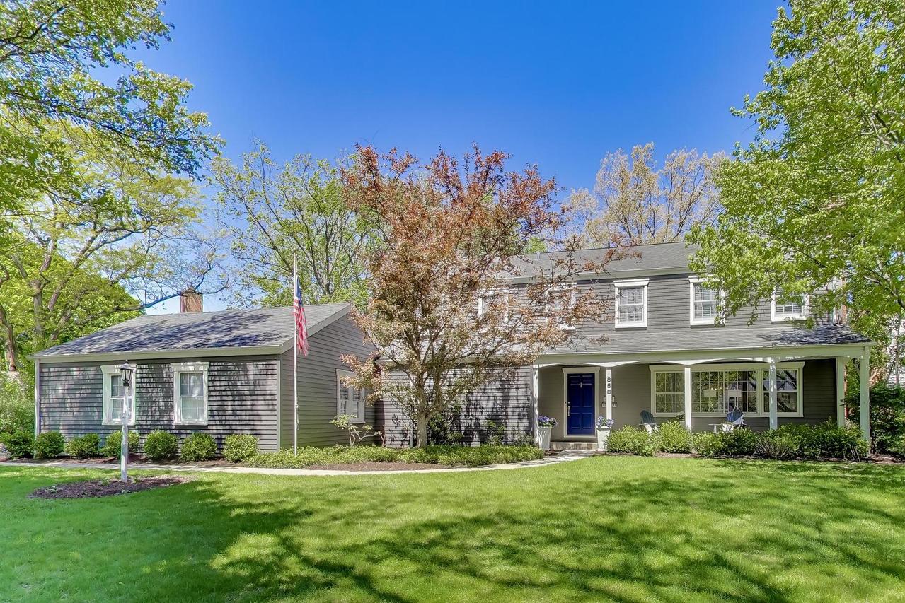 858 Woodbine Ln., Northbrook, IL 60062
