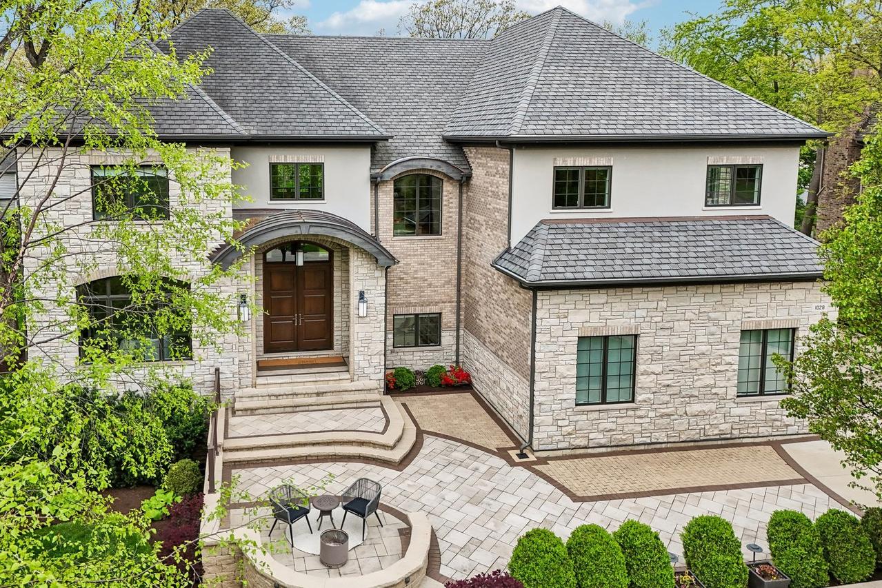 1028 Caroline Ct., Naperville, IL 60565