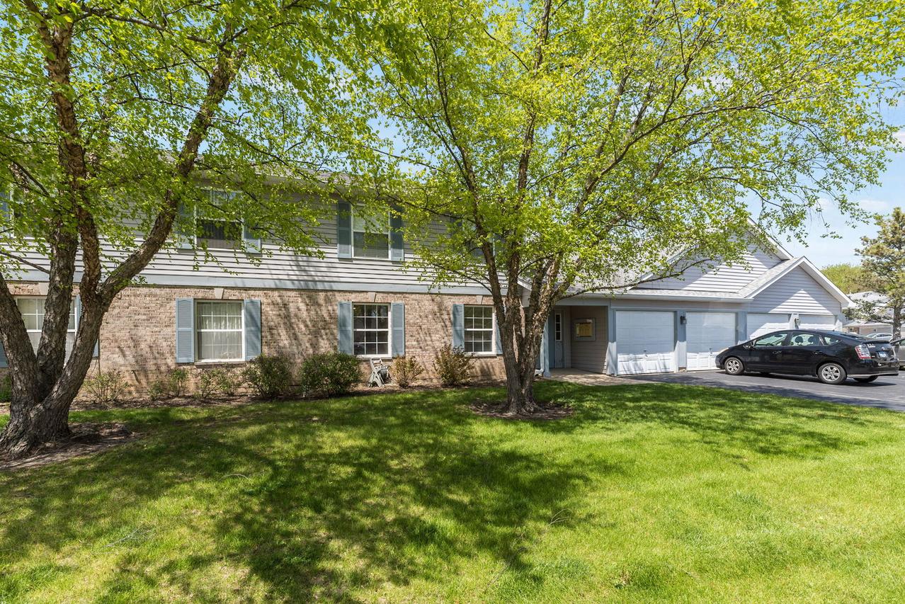 1129 N Red Oak Cir. #2, Round Lake Beach, IL 60073