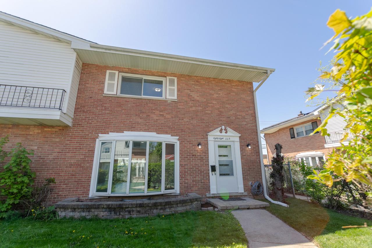 8800 Dee Rd. #A, Des Plaines, IL 60016
