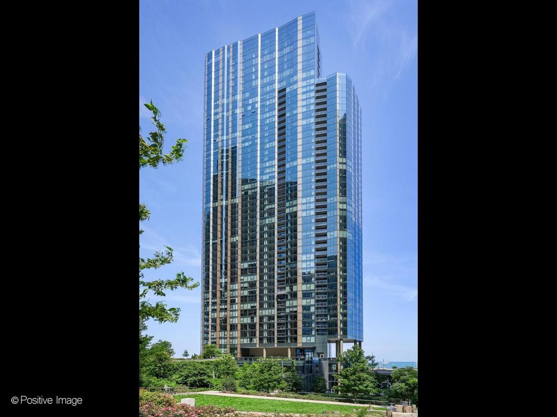 211 N Harbor Dr. #1801, Chicago, IL 60601