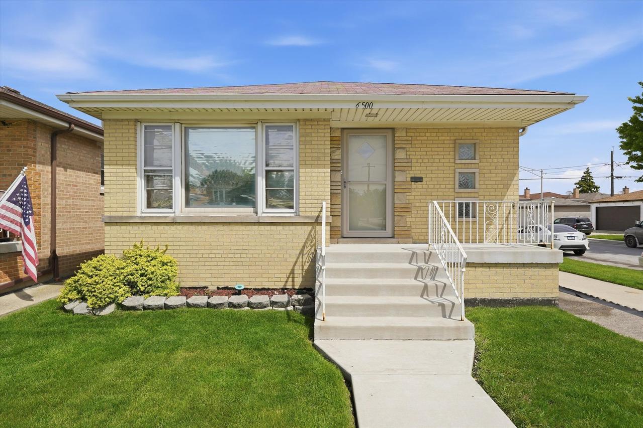6500 W 64th St., Chicago, IL 60638