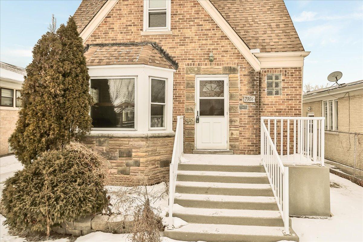 7306 W Olive Ave., Chicago, IL 60631