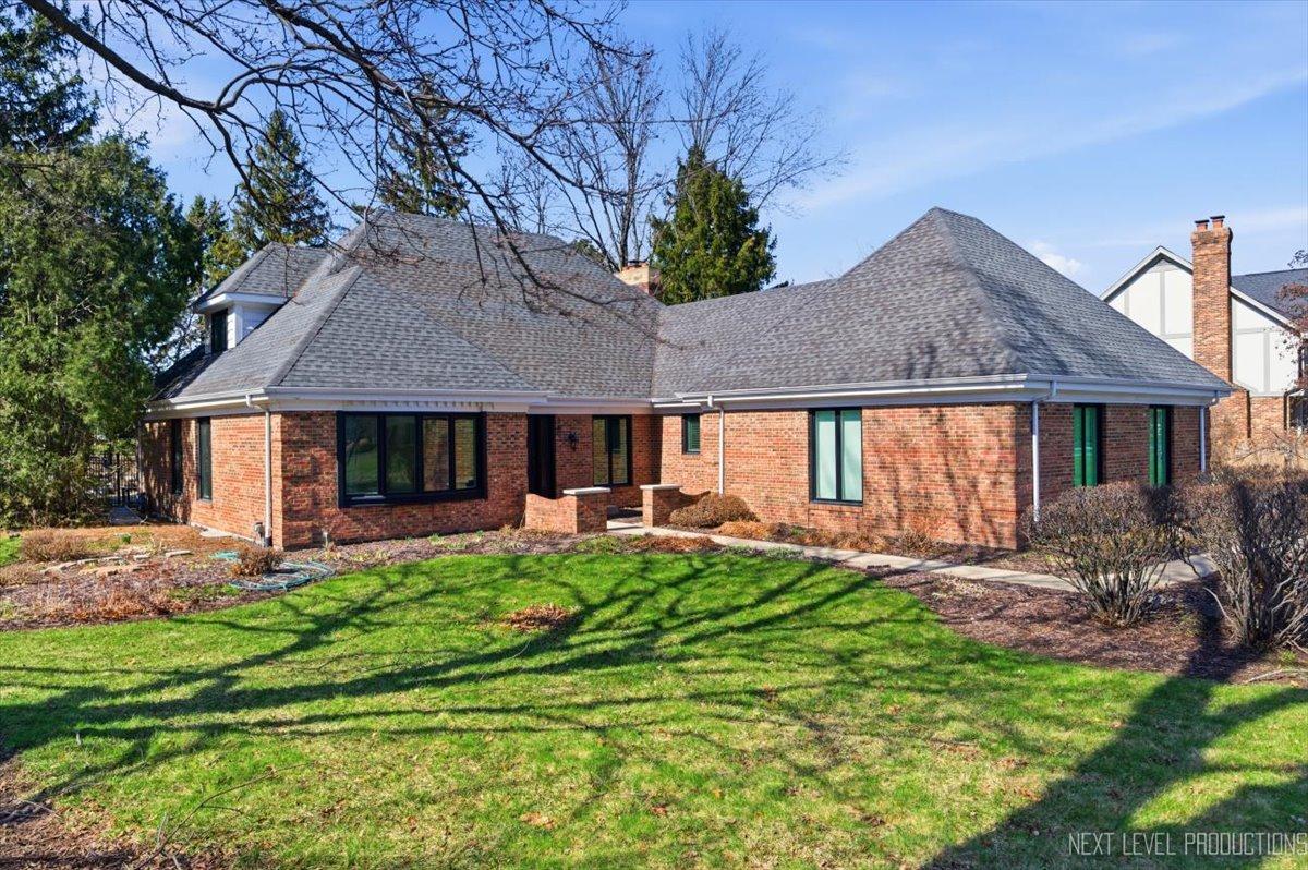 980 Persimmon Ct., St. Charles, IL 60174