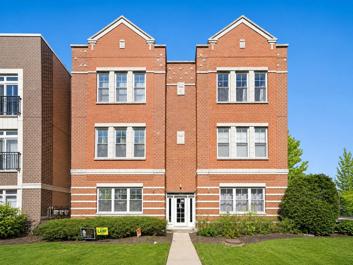 2204 N Natchez Ave. #3N, Chicago, IL 60707
