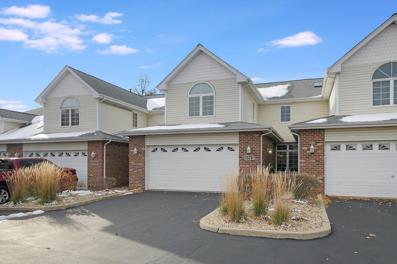 6963 Margaret Courtyard Ct., Tinley Park, IL 60477