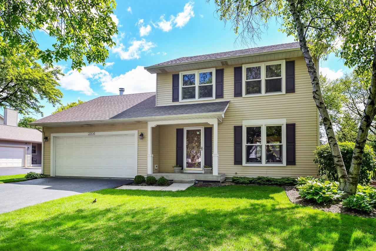 2264 Briarhill Dr., Naperville, IL 60565